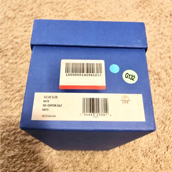 Stuart Weitzman Goldie Pearl Slides - Picture 10 of 10